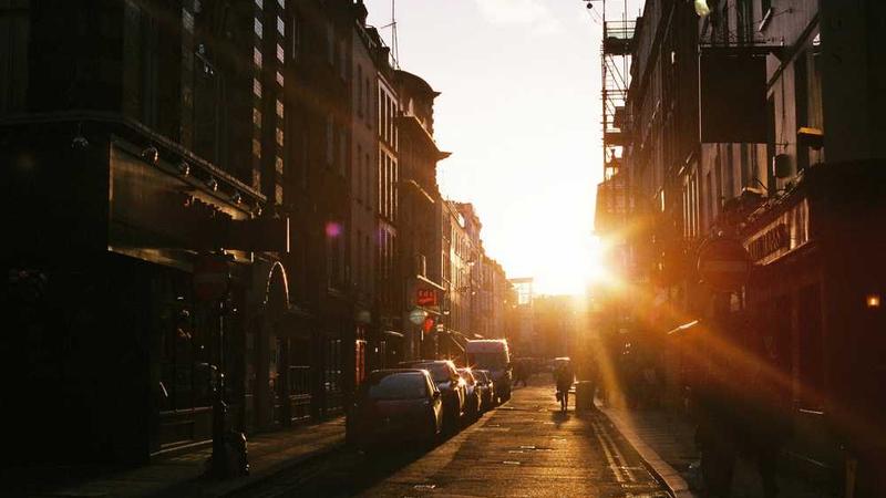 展示technology概念的视觉内容