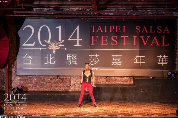 与professional相关的创意图片